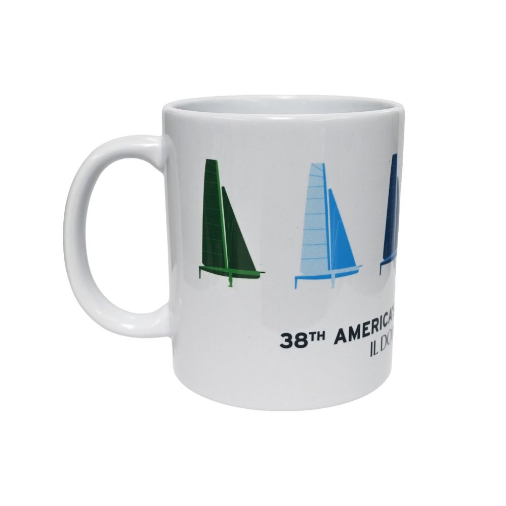 TAZZA AMERICA'S CUP 38 BIANCA CON LOGO E BARCHE A VELA COLORATE IN CERAM