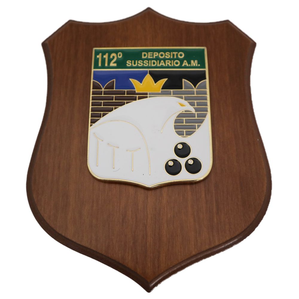 CREST IN METALLO SMALTATO BASE LEGNO 22,5X17,5CM 112 DEP. SUSSIDIARIO