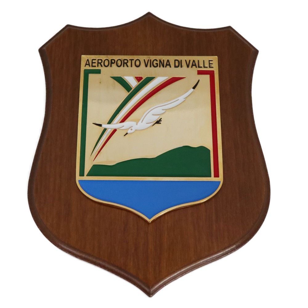 CREST IN METALLO SMALTATO BASE LEGNO 22,5X17,5CM AEROPORTO VIGNA VALLE