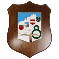 CREST IN METALLO SMALTATO BASE LEGNO 22,5X17,5CM 8 REGGIMENTO ALPINI