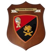 CREST IN METALLO SMALTATO BASE LEGNO 22,5X17,5CM COMANDO ARTIGLIERIA ESERCITO ITALIANO