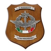 CREST IN METALLO SMALTATO BASE LEGNO 22,5X17,5CM 4 RGT ALPINI PAR RANGER ESERCITO ITALIANO