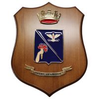 CREST IN METALLO SMALTATO BASE LEGNO 22,5X17,5CM SCUOLA SIMULAZIONE E VALIDAZIONE ESERCITO ITALIANO
