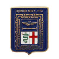 DISTINTIVO DA CAMICIA 25X32 MM IN METALLO CON STEMMA SQUADRA AEREA 1a RA